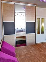 шкаф-купе в интерьере спальни